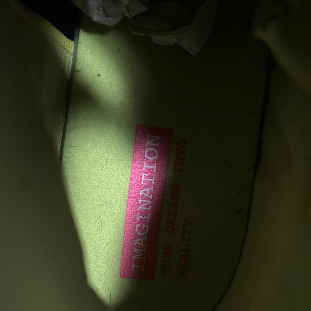 Nike Brown and Pink Sneakers with Breathable Design. LeBron 17 - Picture 6 of 8